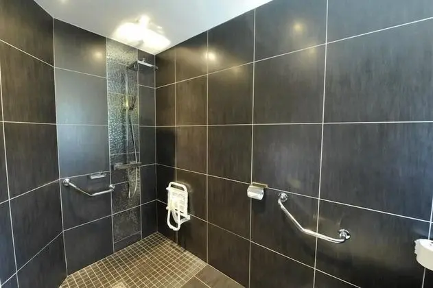 Classic Tek Büyük Yataklı Oda