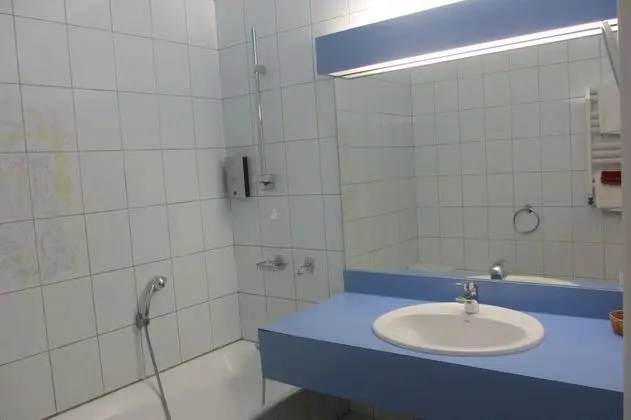 Tek Büyük Yataklı Oda, 1 Çift Kişilik Yatak