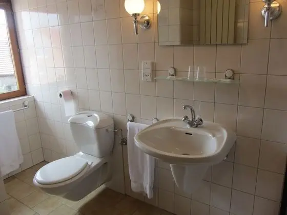 Üç Kişilik Oda
