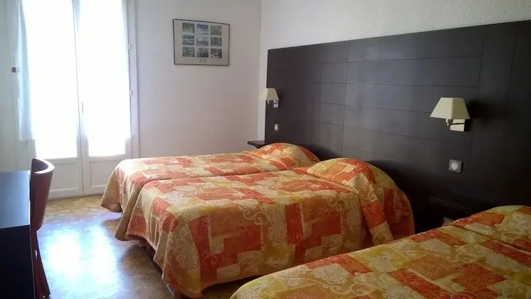 Üç Kişilik Oda, 3 Tek Kişilik Yatak, Sigara İçilmez