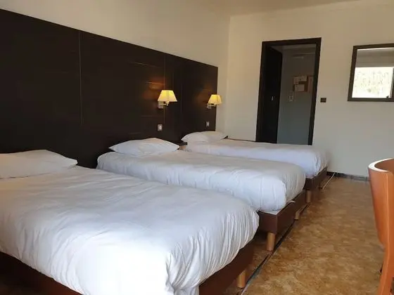 Üç Kişilik Oda, 3 Tek Kişilik Yatak, Sigara İçilmez