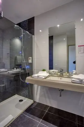 Premium Tek Büyük veya İki Ayrı Yataklı Oda