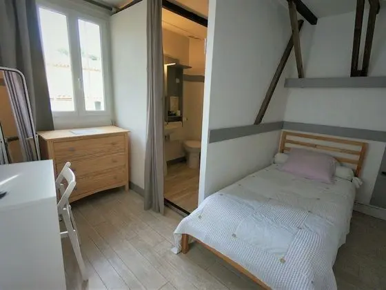 Tek Kişilik Oda, 1 Tek Kişilik Yatak, Sigara İçilmez