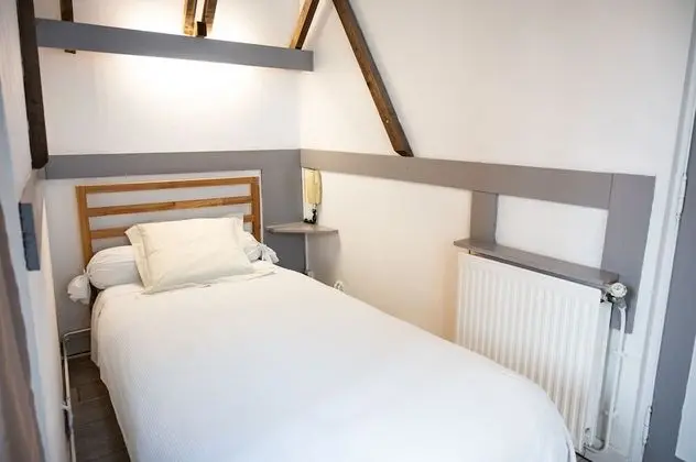 Tek Kişilik Oda, 1 Tek Kişilik Yatak, Sigara İçilmez