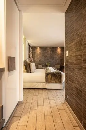 Deluxe Tek Büyük Yataklı Oda, Sıcak Su Havuzu