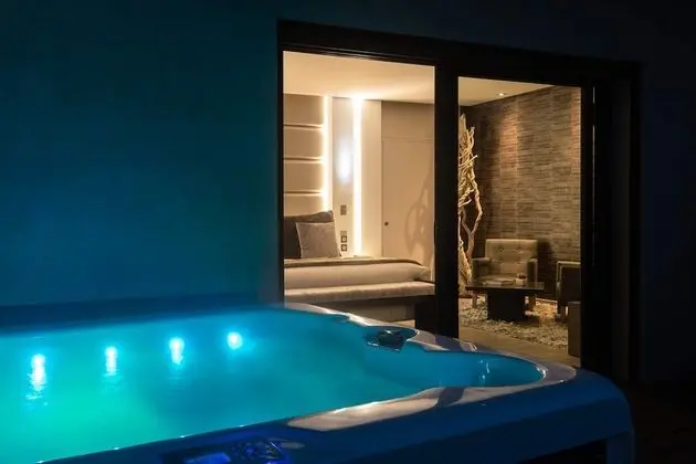 Deluxe Tek Büyük Yataklı Oda, Sıcak Su Havuzu