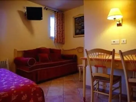 Family Oda (Quaduple Bastide)