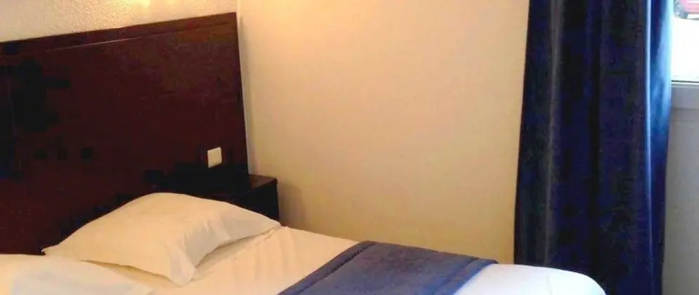 Standard Tek Büyük Yataklı Oda