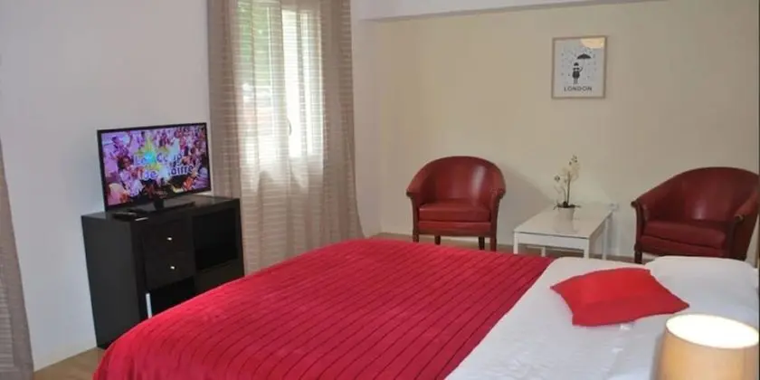 Standard Tek Büyük Yataklı Oda