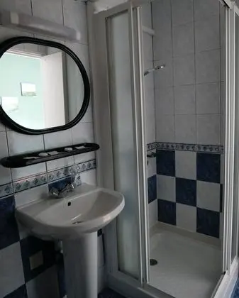 Standard Süit, Banyolu/Duşlu