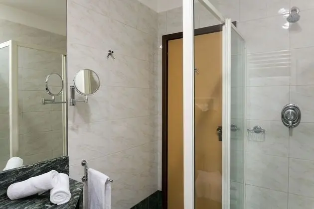 Classic Büyük Yataklı Tek Kişilik Oda