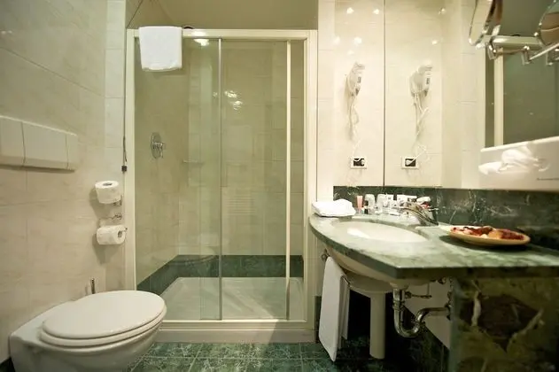 Classic Büyük Yataklı Tek Kişilik Oda