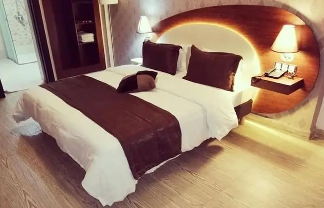 Tek Büyük veya İki Ayrı Yataklı Oda