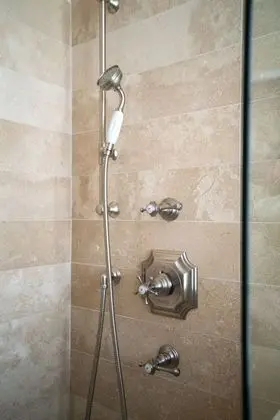 Büyük Yataklı Tek Kişilik Oda