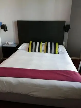 Standard Tek Büyük Yataklı Oda