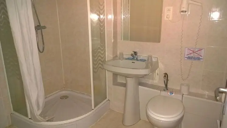 Tek Büyük Yataklı Oda