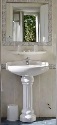 Üç Kişilik Oda