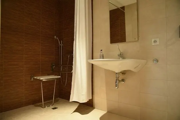 Comfort Tek Büyük Yataklı Oda, Engellilere Uygun (Chalet)