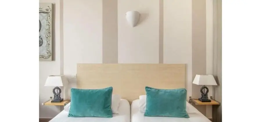 Superior Tek Büyük veya İki Ayrı Yataklı Oda