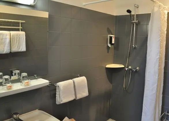 Comfort Tek Büyük Yataklı Oda, 1 Çift Kişilik Yatak (avec Climatisation)