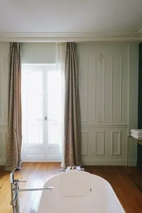Deluxe Tek Büyük Yataklı Oda, Küvet