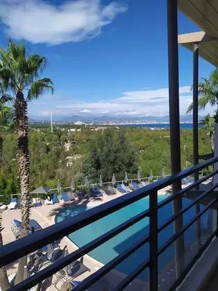 Superior Tek Büyük Yataklı Oda, Kısmi Deniz Manzaralı