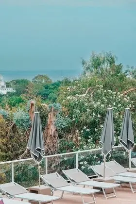 Superior Tek Büyük Yataklı Oda, Kısmi Deniz Manzaralı