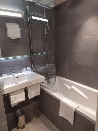 Superior Tek Büyük Yataklı Oda, Kısmi Deniz Manzaralı