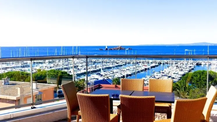 Tek Büyük Yataklı Oda, Deniz Manzaralı