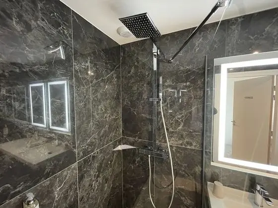 Classic Tek Büyük Yataklı Oda