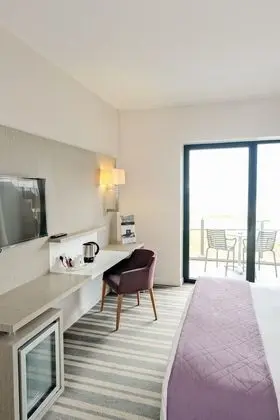 Superior Oda, Balkon, Kısmi Deniz Manzaralı