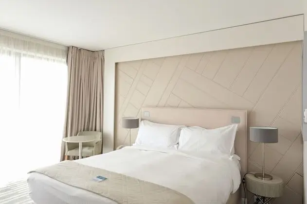 Superior Oda, Balkon, Kısmi Deniz Manzaralı