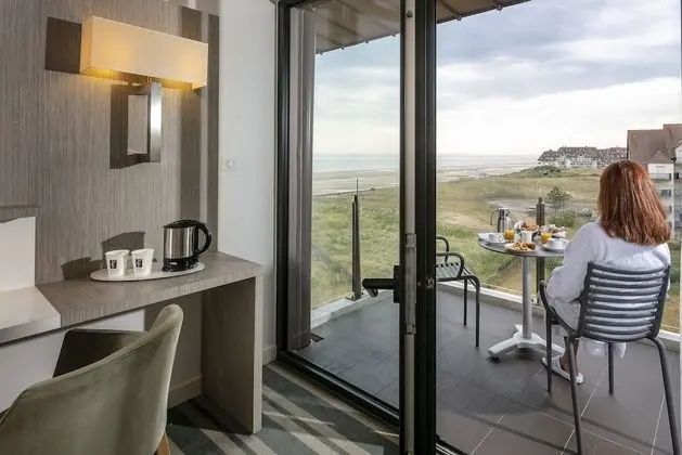 Superior Oda, Balkon, Kısmi Deniz Manzaralı