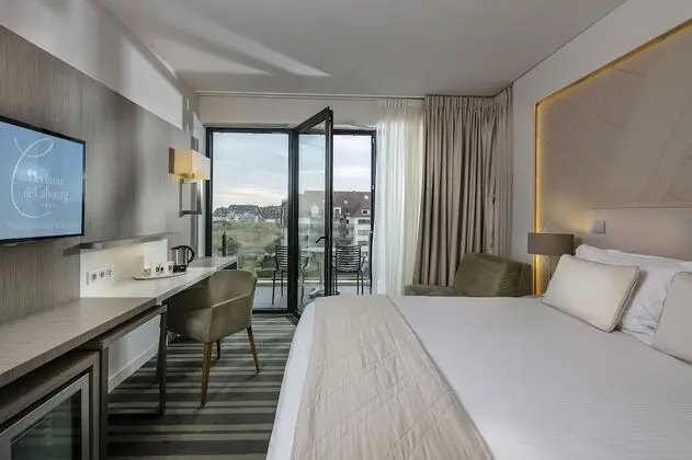 Superior Oda, Balkon, Kısmi Deniz Manzaralı