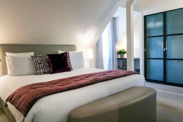 Süit, Nehir Manzaralı (Bedroom and Living Room Separate)