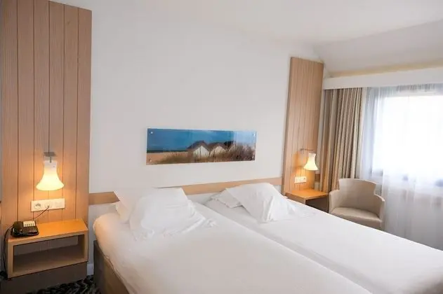 İki Ayrı Yataklı Oda, Havuz Kullanımı, Şehir Manzaralı