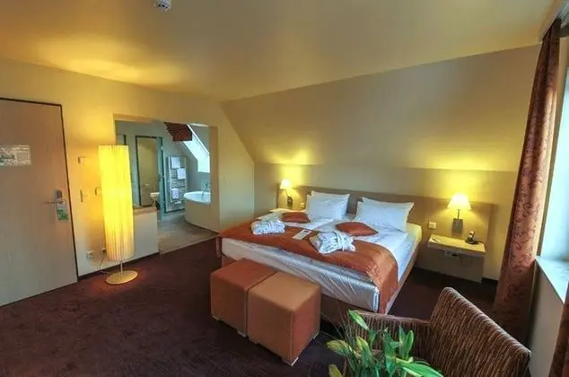 Exclusive Tek Büyük Yataklı Oda