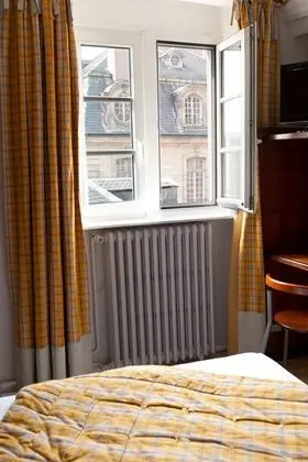 Tek Büyük Yataklı Oda, Şehir Manzaralı (attic)