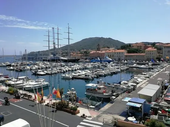 Tek Büyük Yataklı Oda, Balkon, Deniz Manzaralı