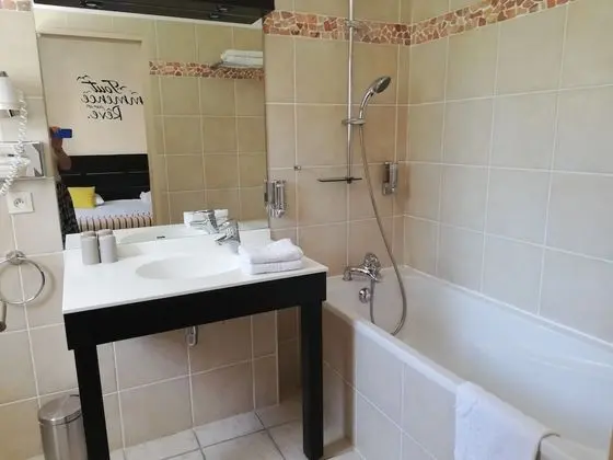 Standard Tek Büyük Yataklı Oda