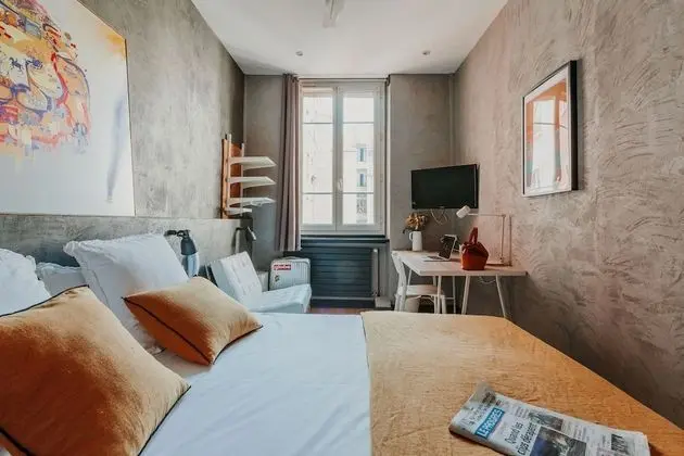 Comfort Tek Büyük Yataklı Oda