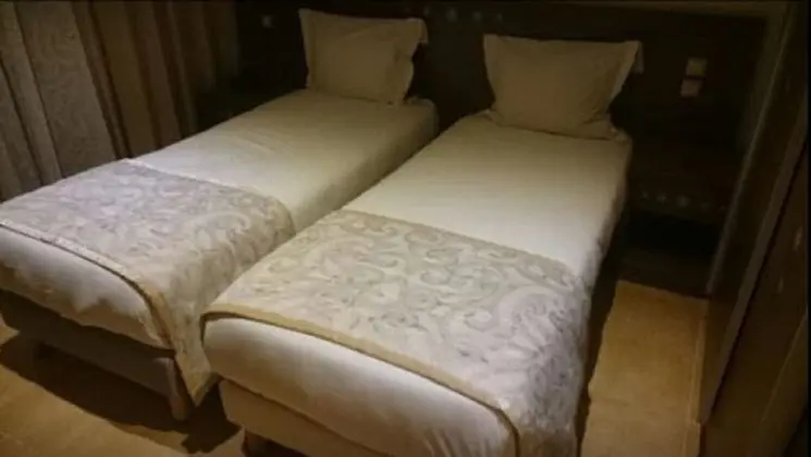 Standard Tek Büyük Yataklı Oda