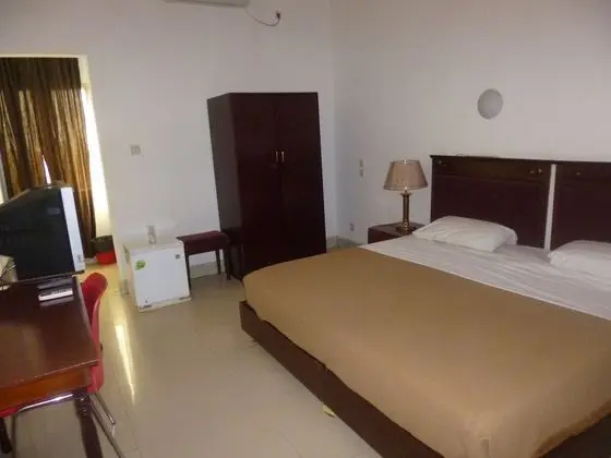 Standard Tek Büyük Yataklı Oda