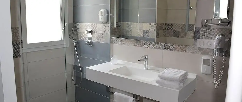 Standard Tek Büyük Yataklı Oda, Avlu Manzaralı