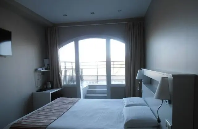 Tek Büyük Yataklı Oda, Teras, Okyanusa Sıfır