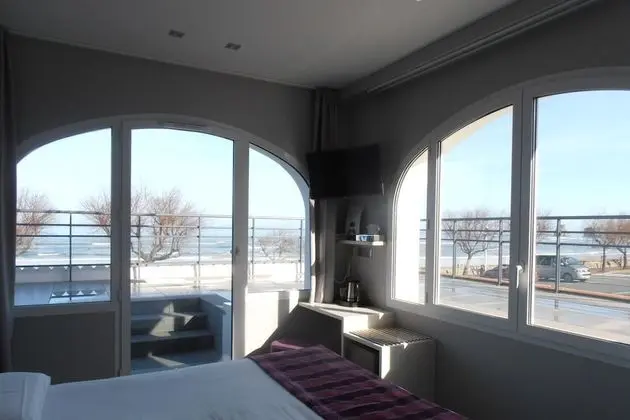 Tek Büyük Yataklı Oda, Teras, Okyanusa Sıfır