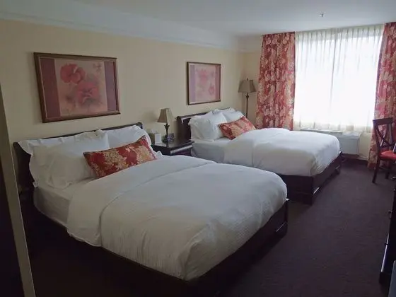 Classic Oda, 2 Büyük (Queen) Boy Yatak