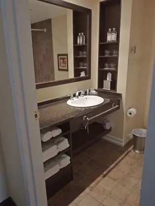 Junior Süit, 1 En Büyük (King) Boy Yatak ve Çekyat