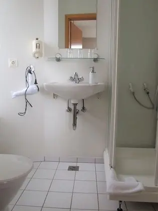 Üç Kişilik Oda, Özel Banyo