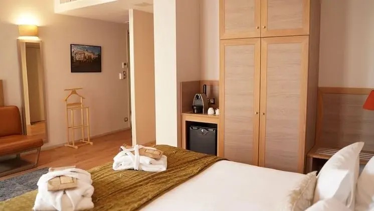 Superior Tek Büyük veya İki Ayrı Yataklı Oda